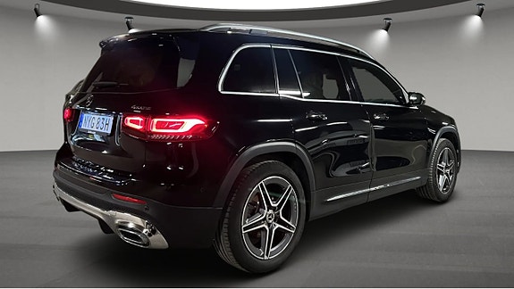Mercedes-Benz GLB200 3 of 11