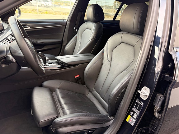 BMW 530e 15 of 17