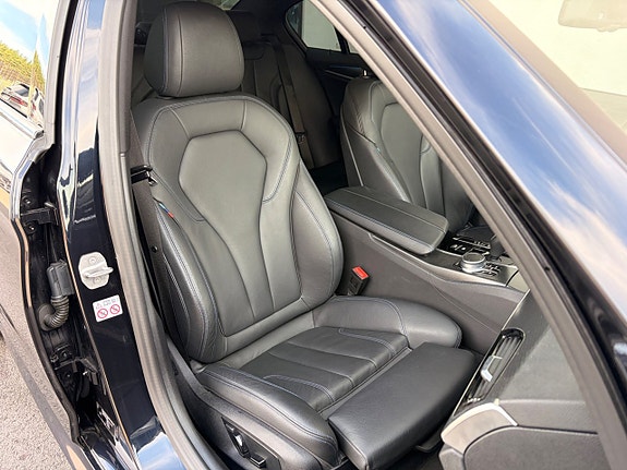 BMW 530e 12 of 17
