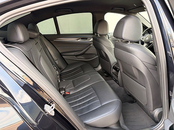 BMW 530e 13 of 17
