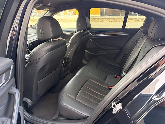 BMW 530e 14 of 17