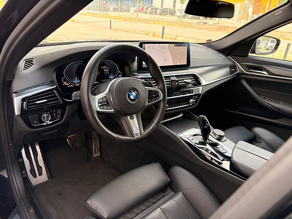 BMW 530e 16 of 17