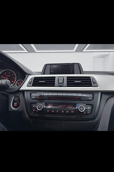 BMW 320d 9 of 17