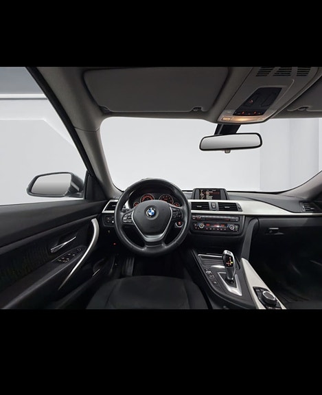 BMW 320d 12 of 17
