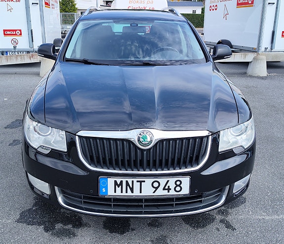 Skoda Superb 2 of 7