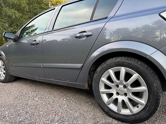 Opel Astra 12 of 13