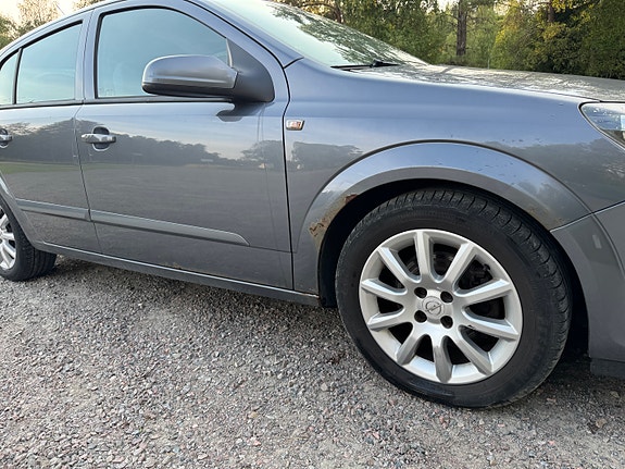 Opel Astra 11 of 13