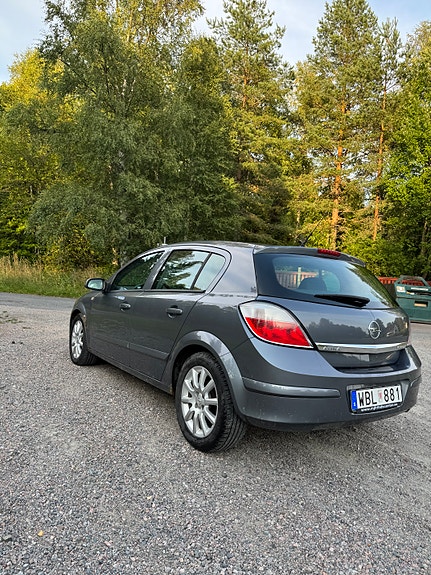 Opel Astra 4 of 13