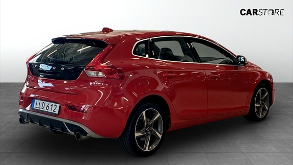 Volvo V40 2 of 20