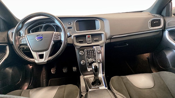 Volvo V40 4 of 20