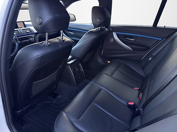 BMW 335d 14 of 18