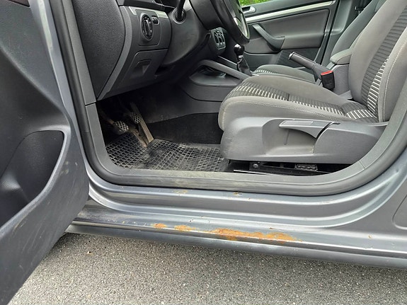 Volkswagen Golf V 6 of 8