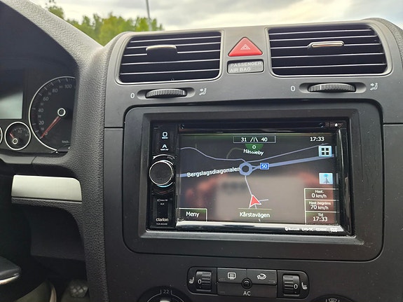 Volkswagen Golf V 8 of 8