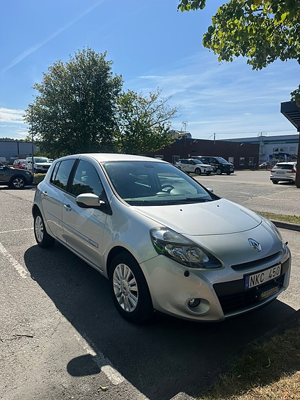 Renault Clio 2 of 6