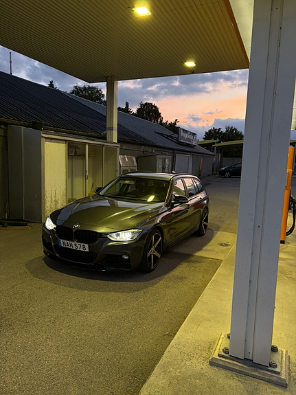 BMW 320d 2 of 8