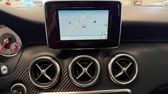 Mercedes-Benz A200 d 14 of 18