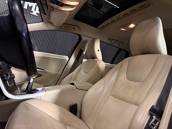 Volvo V60 10 of 26
