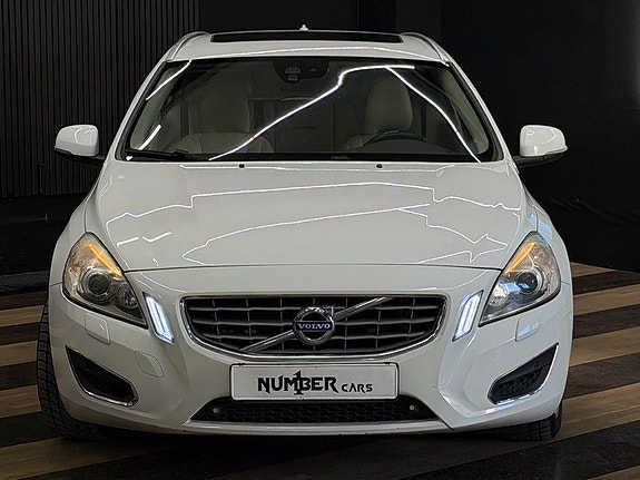 Volvo V60 3 of 26