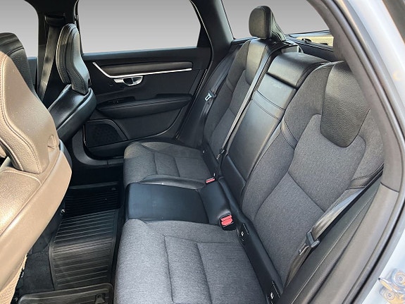 Volvo V90 Cross Country 11 of 19