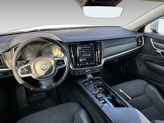 Volvo V90 Cross Country 13 of 19