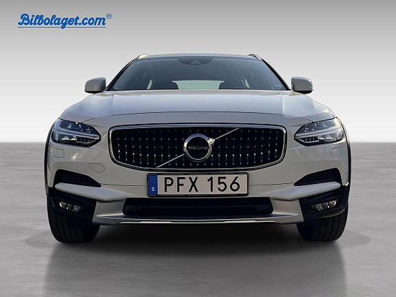 Volvo V90 Cross Country 2 of 19