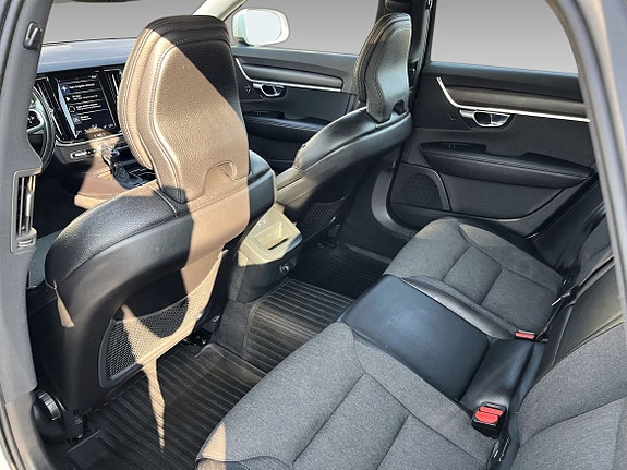 Volvo V90 Cross Country 12 of 19