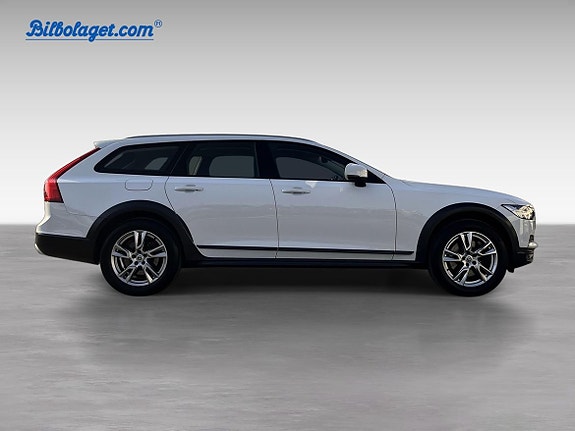Volvo V90 Cross Country 4 of 19