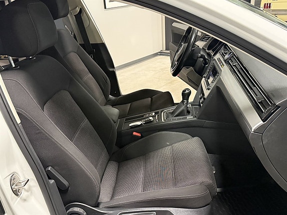 Volkswagen Passat 8 of 10