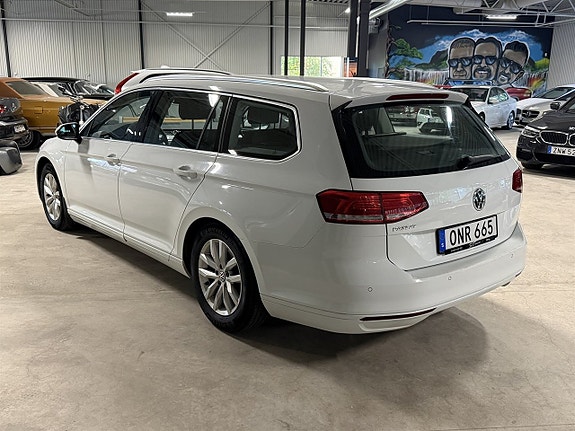 Volkswagen Passat 4 of 10