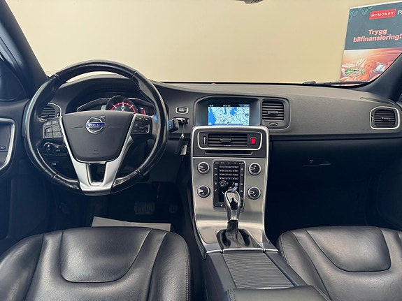 Volvo V60 Cross Country 7 of 11