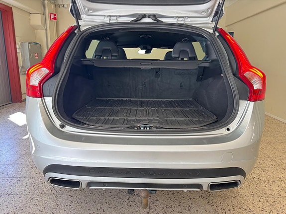 Volvo V60 Cross Country 5 of 11
