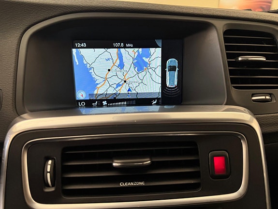 Volvo V60 Cross Country 10 of 11