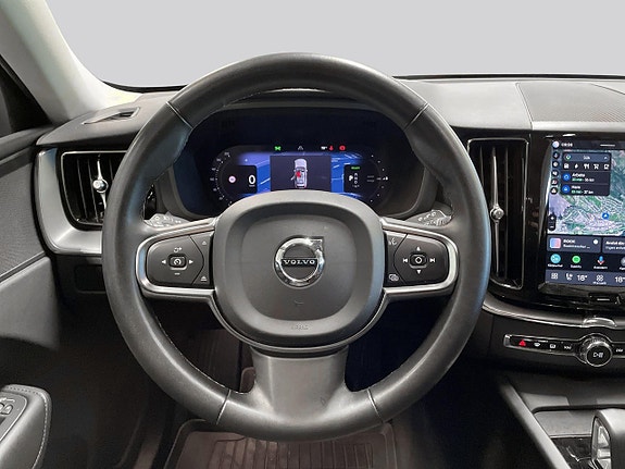Volvo XC60 10 of 24