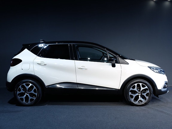 Renault Captur 2 of 9