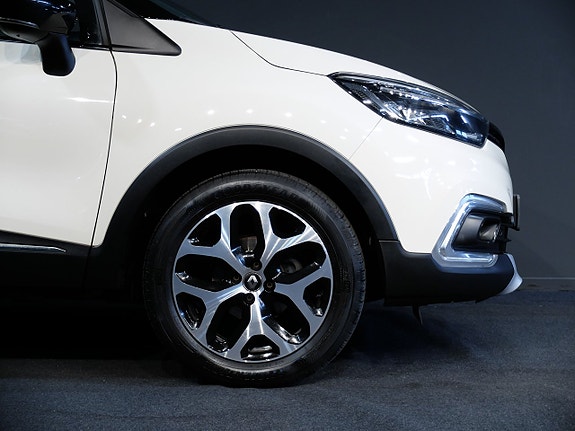 Renault Captur 3 of 9