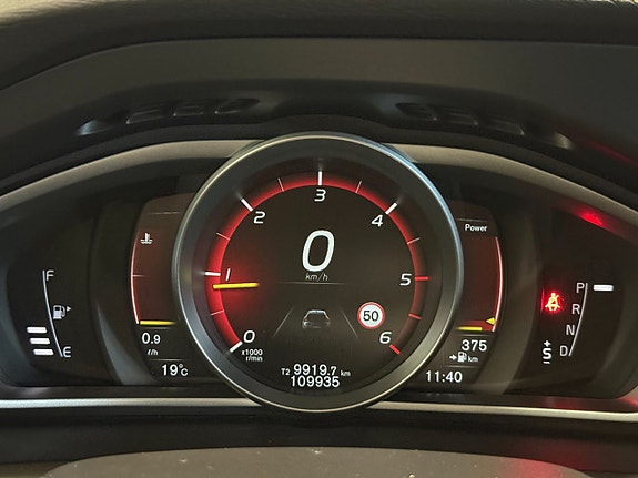 Volvo V40 14 of 16
