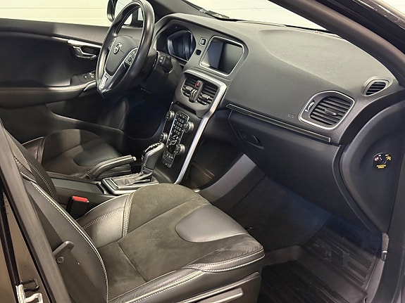 Volvo V40 10 of 16