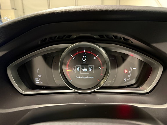 Volvo V40 13 of 16