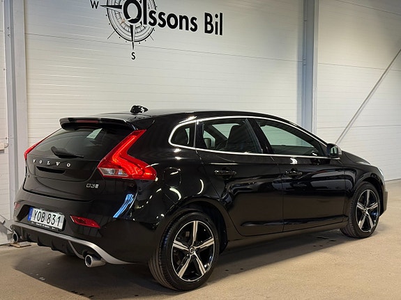 Volvo V40 7 of 16
