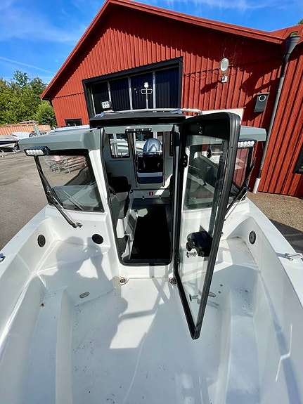 Yamarin 60 Cabin Cross Yamaha F150 XB 4 of 8