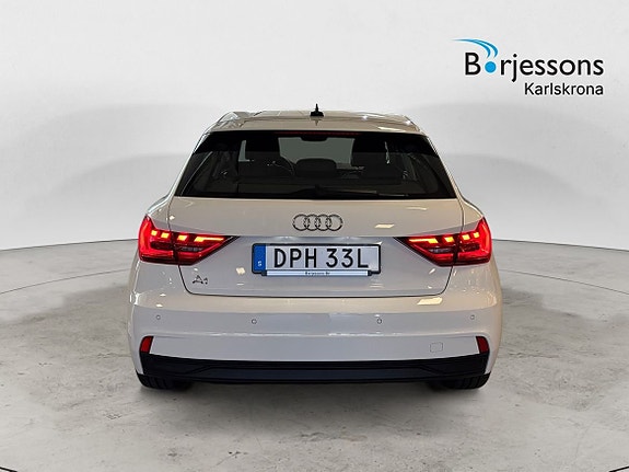 Audi A1 4 of 17