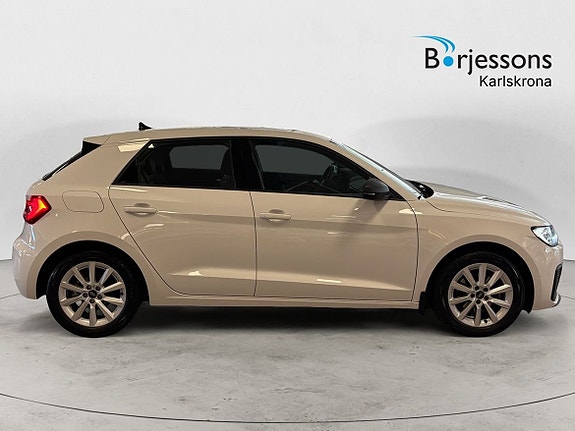 Audi A1 2 of 17