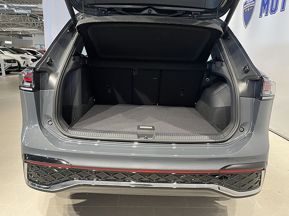 Volkswagen Tiguan 17 of 19