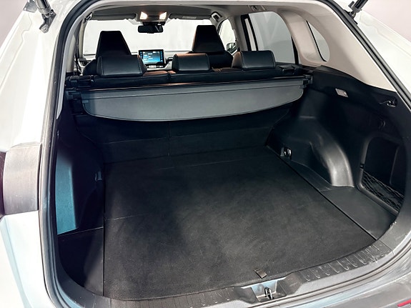 Toyota RAV4 7 of 27