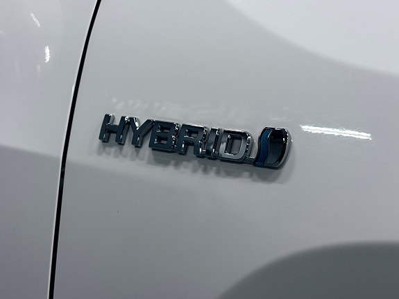 Toyota RAV4 9 of 27