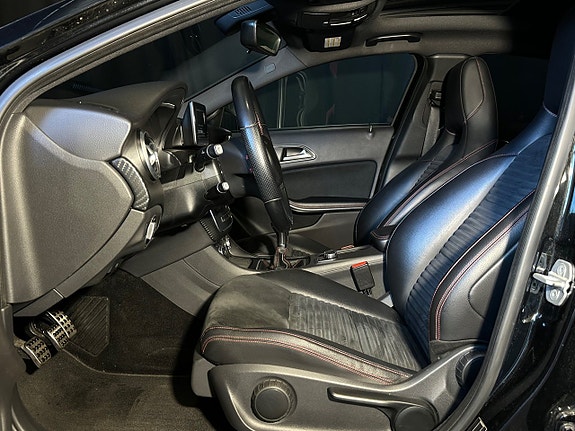 Mercedes-Benz A200 11 of 28