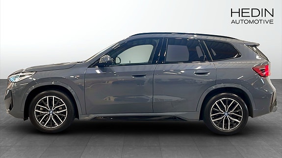BMW iX1 6 of 13