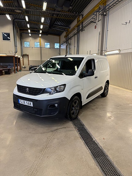 Peugeot Partner 3 of 8