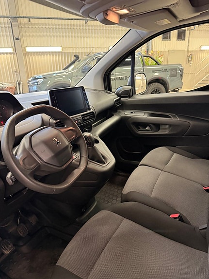 Peugeot Partner 8 of 8