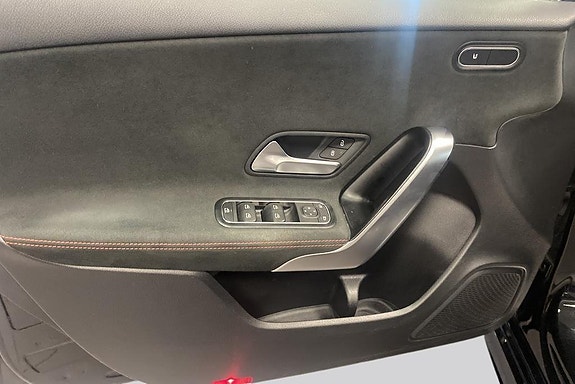 Mercedes-Benz A180 16 of 16
